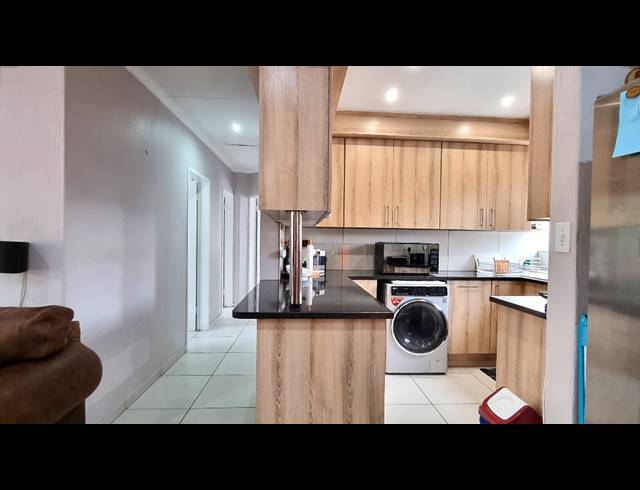 3 BEDROOM APARTMENT SOLD IN VILLIERIA